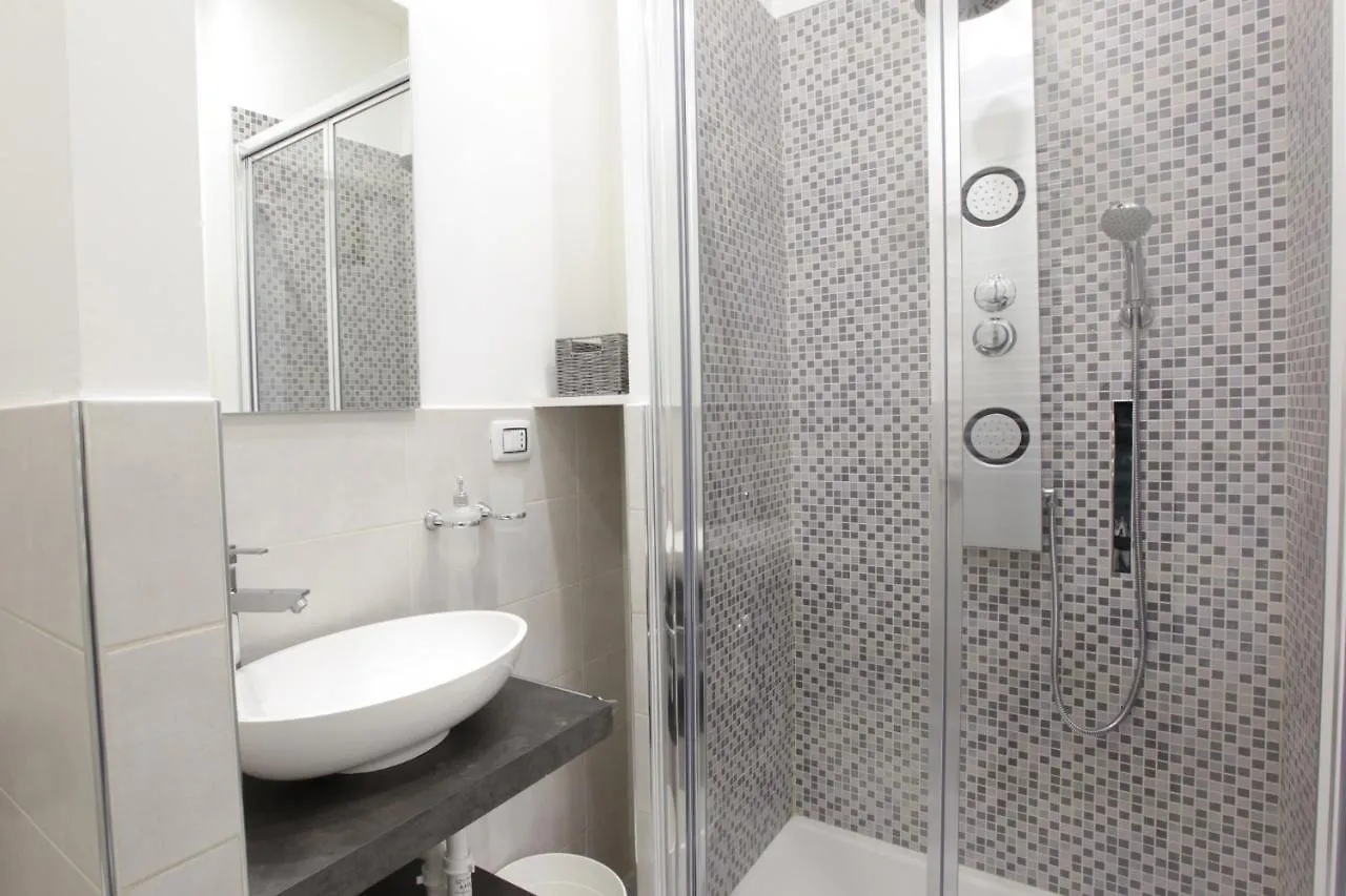 Amazing Apartment In City Center With Balcony Milan