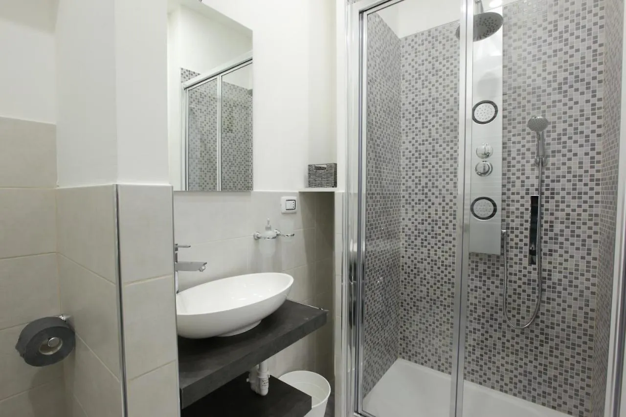 Amazing Apartment In City Center With Balcony Milan Italy