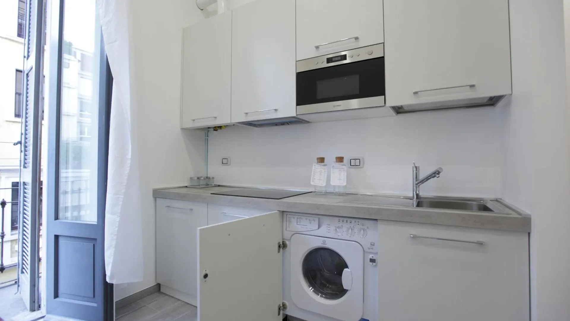 Amazing Apartment In City Center With Balcony Milan 0*,