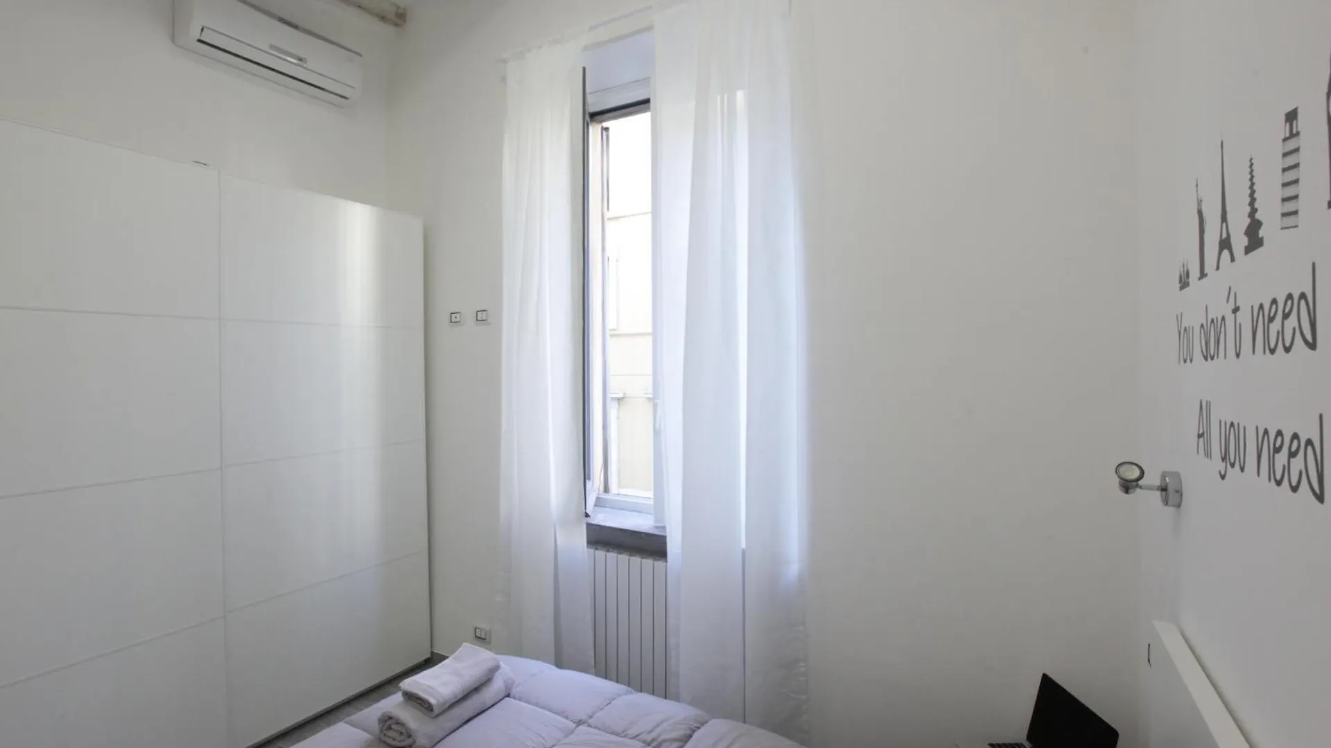 Amazing Apartment In City Center With Balcony Milan
