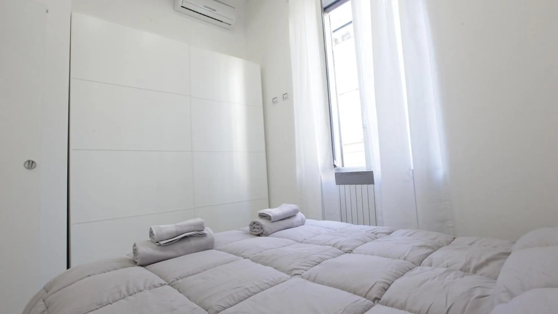 Amazing Apartment In City Center With Balcony Milan