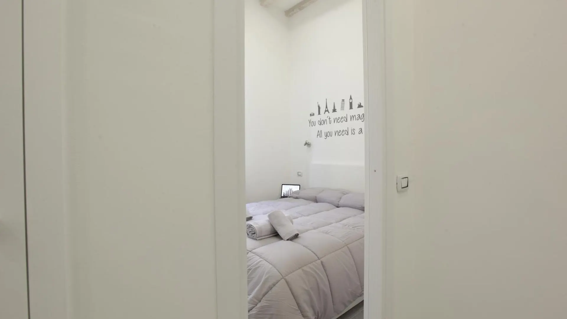 מילאנו Amazing Apartment In City Center With Balcony